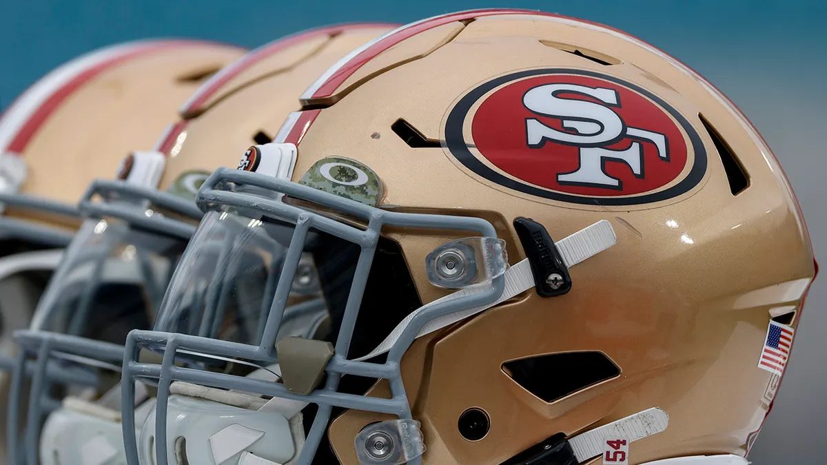 TRADE NEWS:49ers breaks the bank to sign a defensive guruon  a four years contract and…