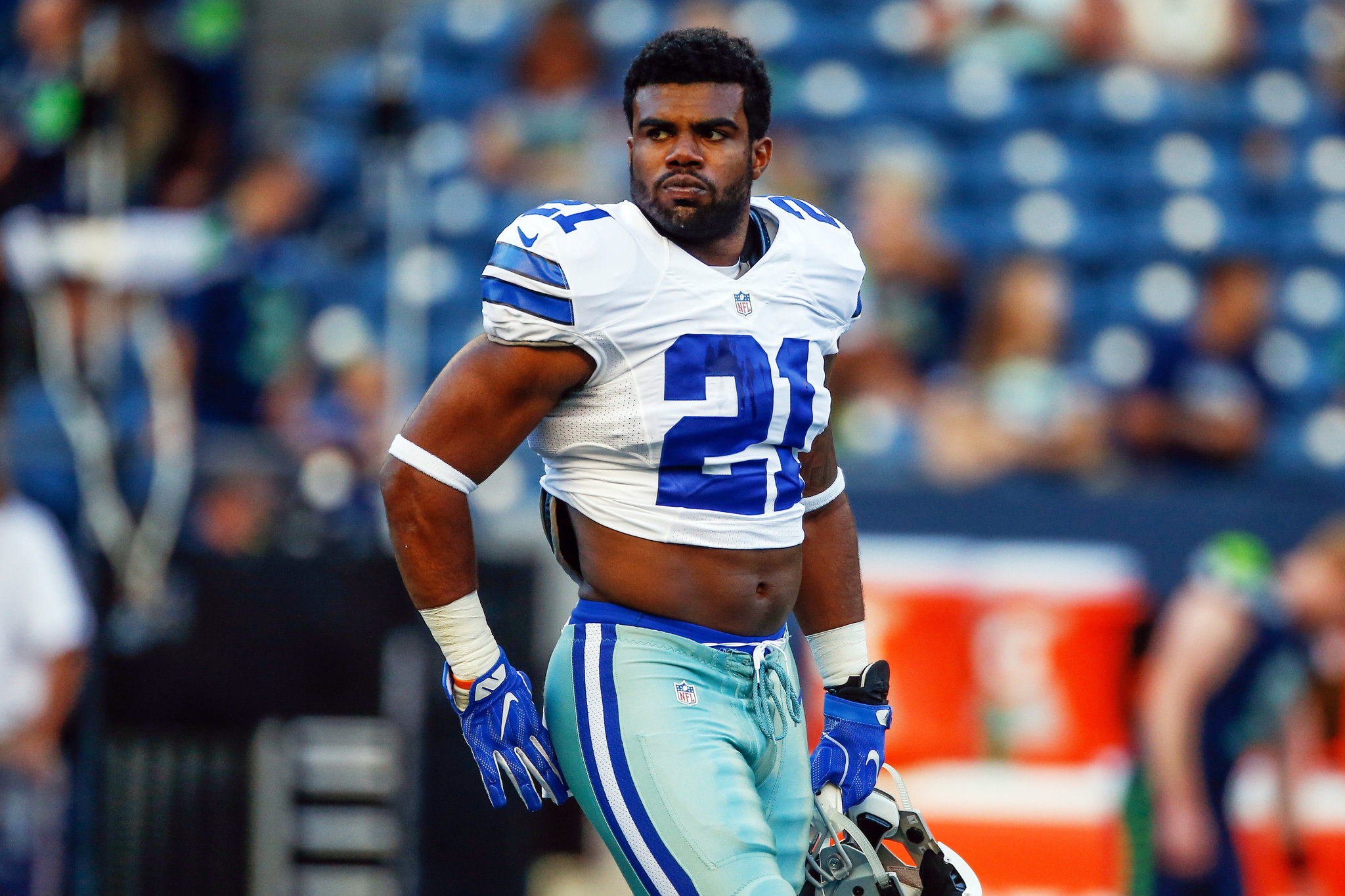 Cowboys finaly decided to extend Ezekiel Elliot contract deal to Five years after signing him with an agreement of two year contract with new England  patriot for $90 million