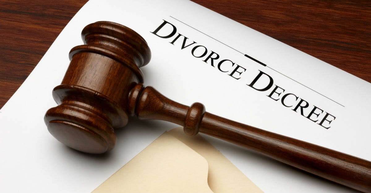 Raiders top tackle sign a divorce with his wife due to….