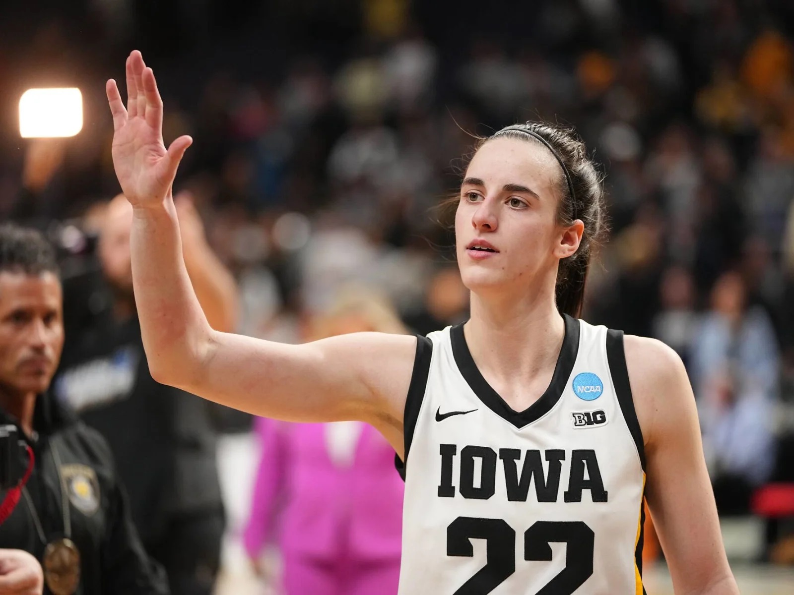 Caitlin Clark’s emotional goodbye to the Iowa Hawkeyes 2024 season…