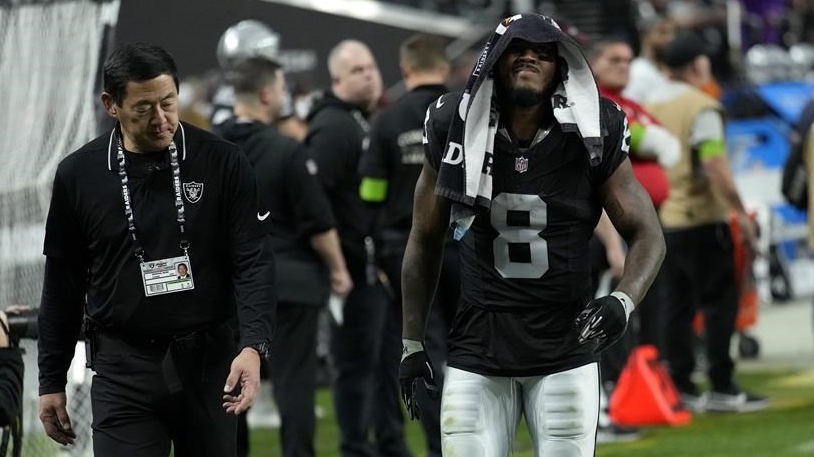 Another brutal injury happens to raiders against as Josh Jacobs still in serious pains