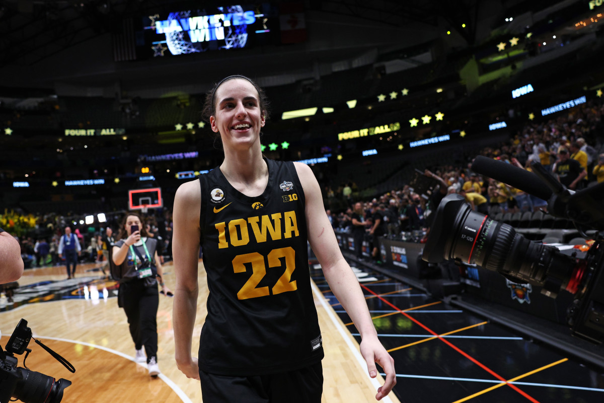 Caitlin Clark pull a surprising next move helping Indiana Fever end 7-year playoff drought which worth $88.5 million.