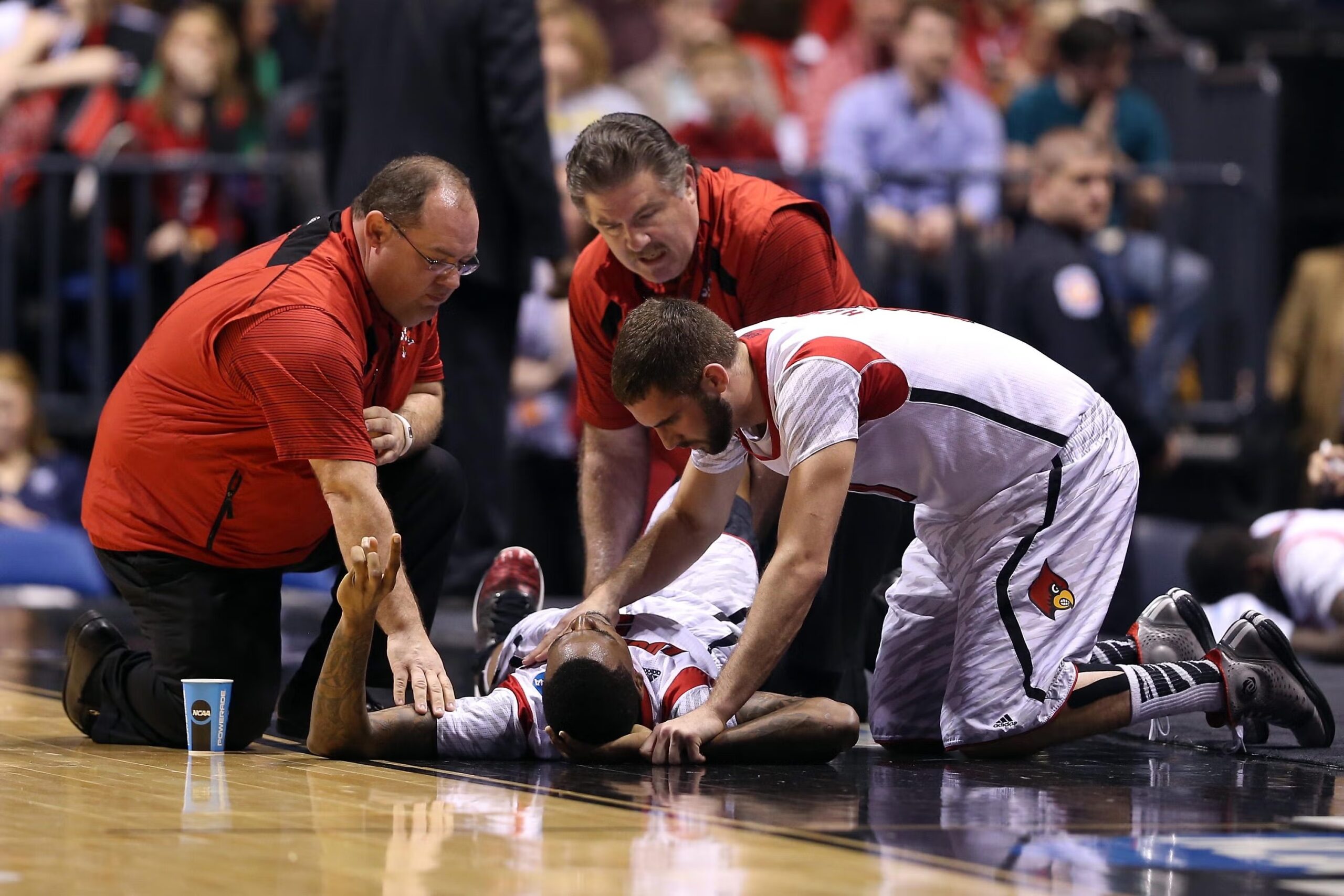 Breaking News:Tragedy Strikes as Louisville Cardinals Athlete Injured in Sarasota Shooting: Community in Shock