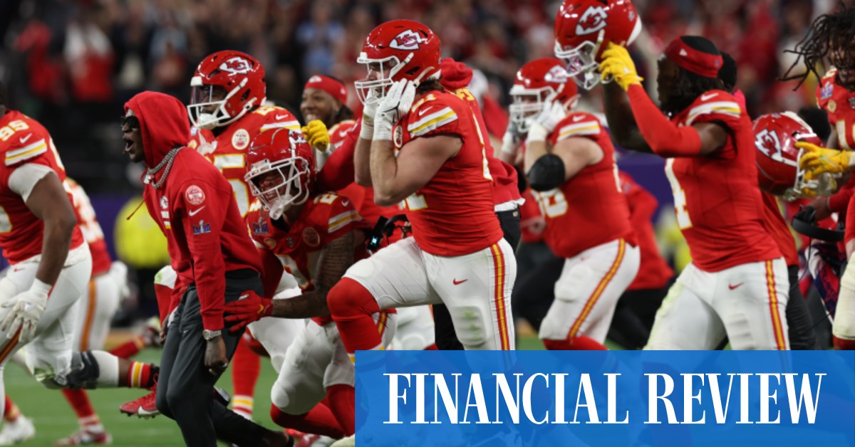 Massive Report: kansas city chief sign two-time super bowl winer with a suprise social midial massage to the fans /team