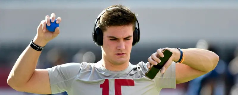 REPORT: Alabama Coach  Kalen DeBoer holds talks with massive NFL Returning quarterbacks  and Ty Simpson  after shock Exist….