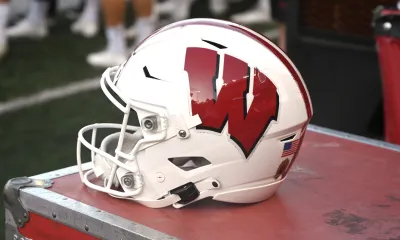 DONE DEAL: Wisconsin Football Finally succeded  of signing top WR with agreement of $99 million
