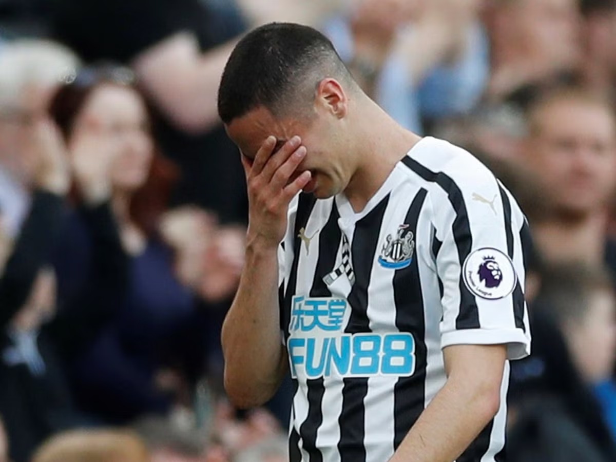 UNBELIEVABLE DECISION:  5-Newcastle United  players have been banned following the misunderstanding with the team