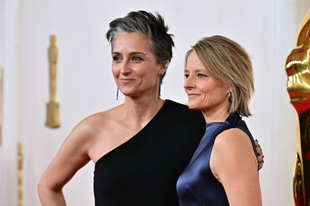 End of an Era: After a decade years together 61-years   Jodie Foster and Alexandra  Hedison announce shock  divorce due to…