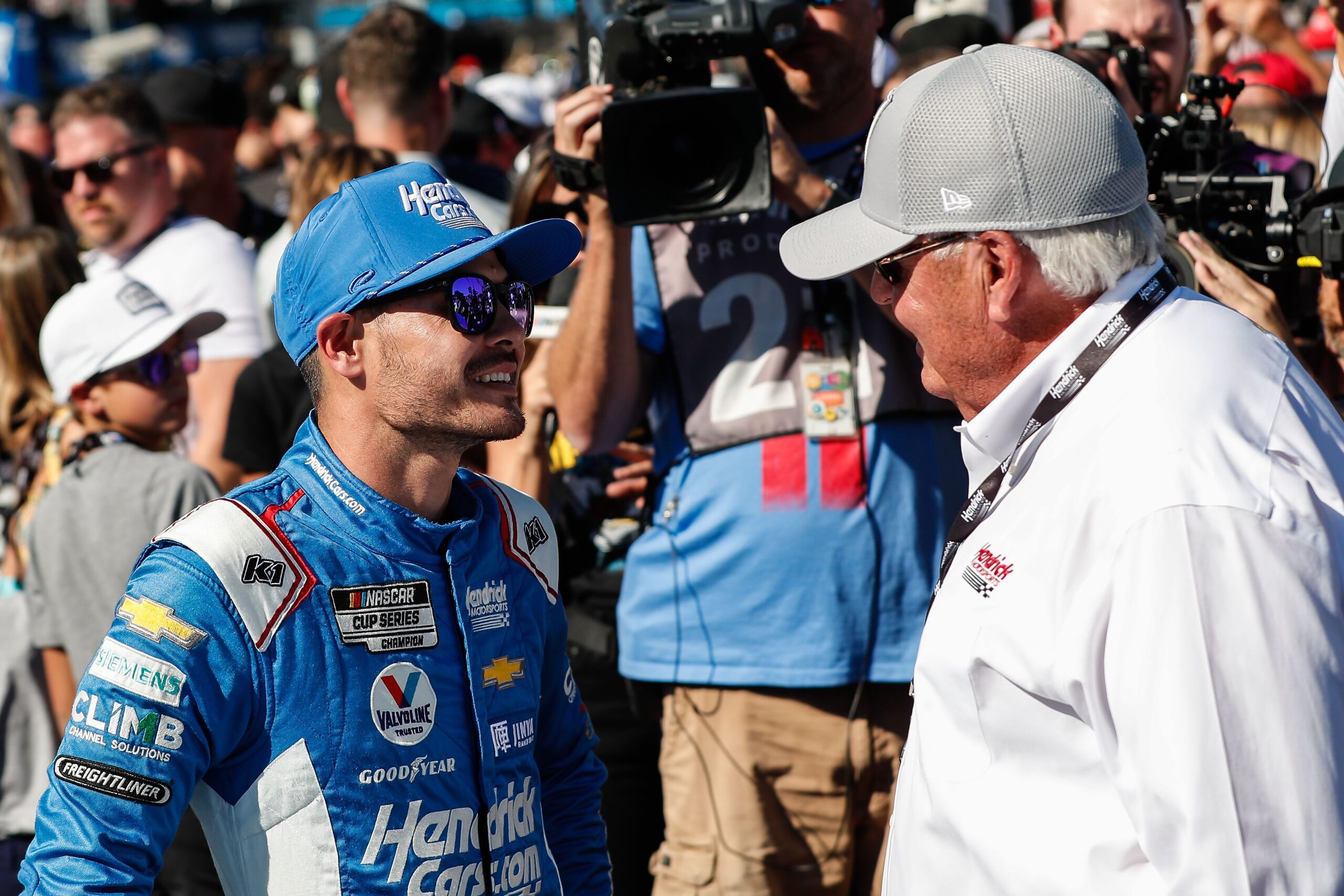 SETBACK TO THE TEAM: Hendricks Motorsports Key Driver Kyle Larson is against The Owner Decision and he take risk announce to Quit