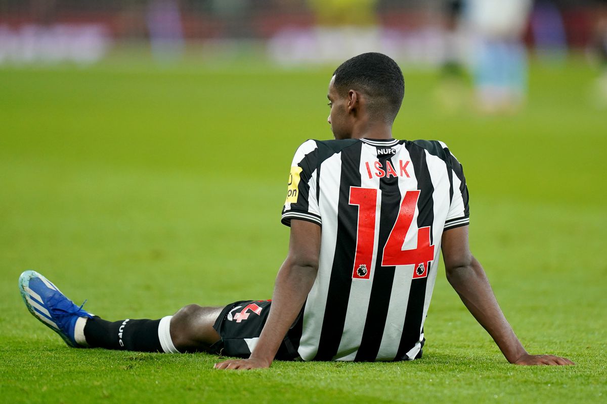 SAD NEWS: Newcastle Star Alexander Isak to Miss Rest of the Season Due to Head Injury Sustained Against Liverpool….