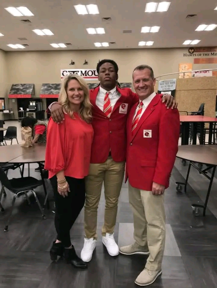 Good News: For lions fans Jahmyr Gibbs had a rough upbringing that included living in a shelter until Dusty Ross, a volunteer at the shelter, and her husband Greg, adopted him and made him part of their family….