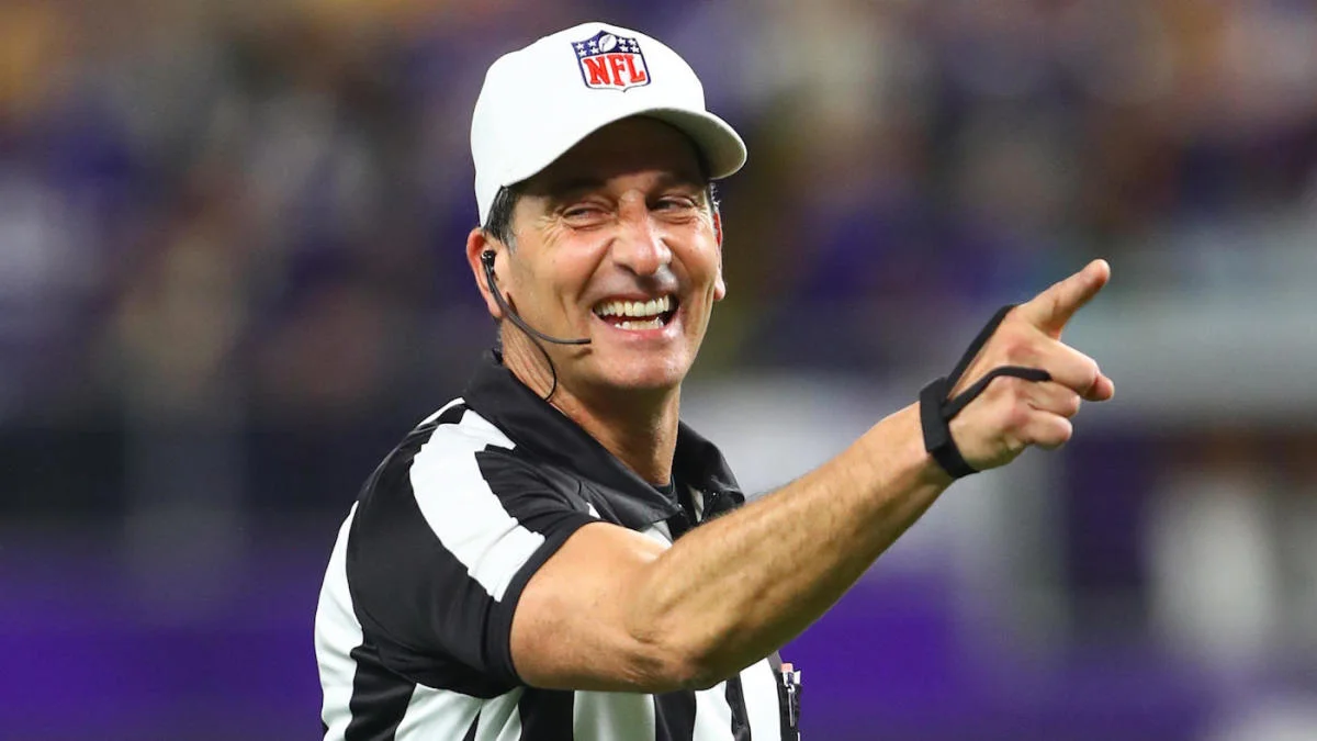 NFL BOMBSHELL: Former NFL referee Gene Steratore delivered a serious four-word warning message to Dan Campbell, leaving fans shocked. Steratore stated that Campbell had committed a grave mistake by repeatedly criticizing….see more