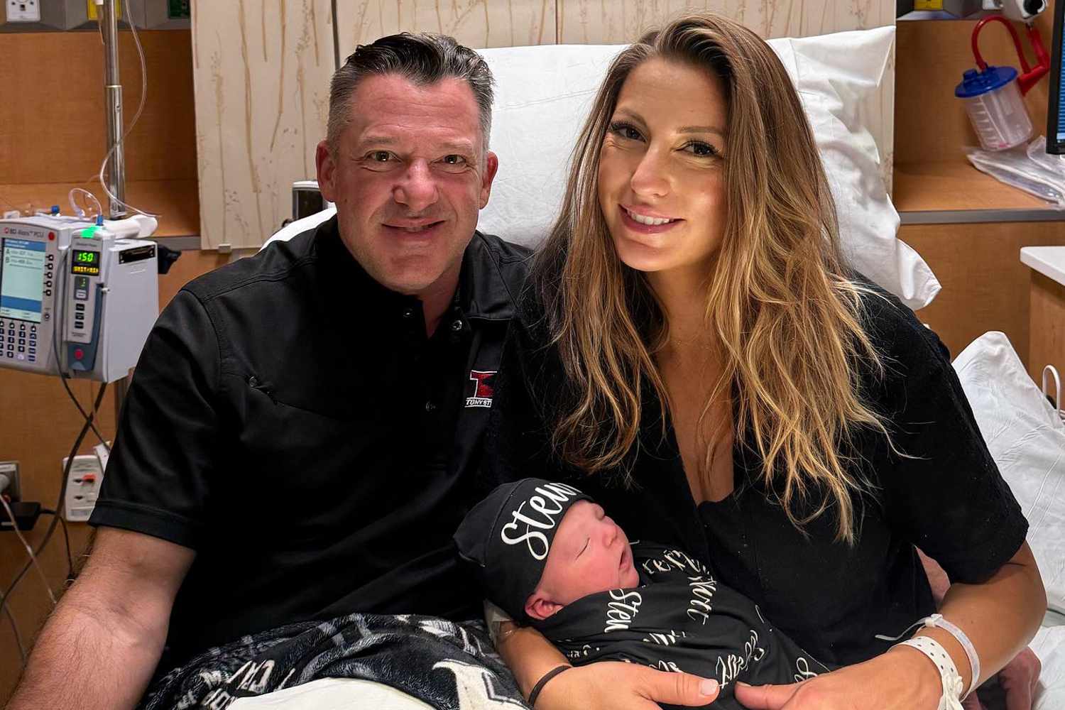 Heartbreaks: Tony Stewart Has finally Denied His Marriage with  Leah Pruett  Set divorce Leaving fans Confused and disbelief  after Discovering the Child  His raise Dominic was born by His Best friend…