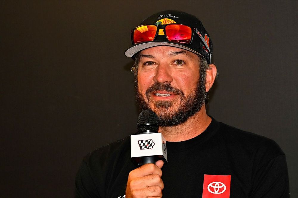 Martins Truex Jr. Shocked  NASCAR when he revealed that he was Once married when he was 20 years. He further revealed that the Marriage ended 2 years later because he fucked it up paying more attention to his Racing career than the marriage. He said he doesn’t want to marry soon because he still so much in love with He late-Girlfriend Sherry Pollex and doesn’t want his next marriage to end the way the first one ended…