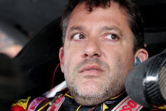 HEARTBREAKING SAD NEWS: NASCAR Community and Eldora Speedway owner Tony Stewart in an anger question the
