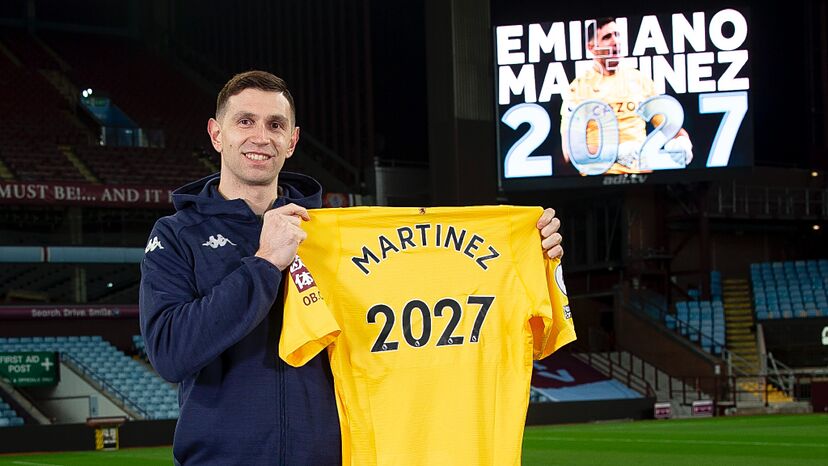 Breaking news: I am not leaving’ Aston Villa fans Favorites  Argentine soccer goalkeeper Emiliano Martínez responds to several Rumors regarding his departure from Aston Villa as he turn down 2 years contract from saudi pro league  and has now accept to renewed two years contract with Villa as he wishes t o be Leader and villa Legend…