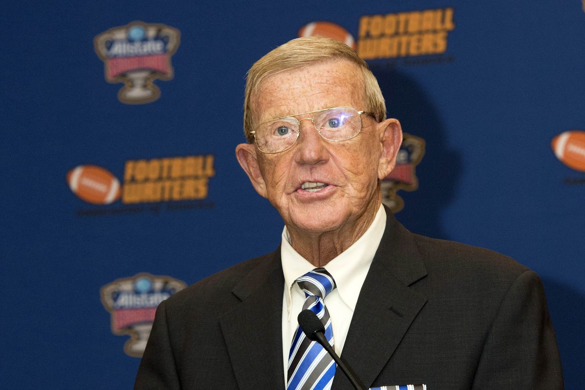 ESPN Report: Notre Dame Legend Lou Holtz Named Greatest of All Time in College Football, Surpassing Herschel Walker, Tim Tebow, Earl Campbell, and Michigan Greats
