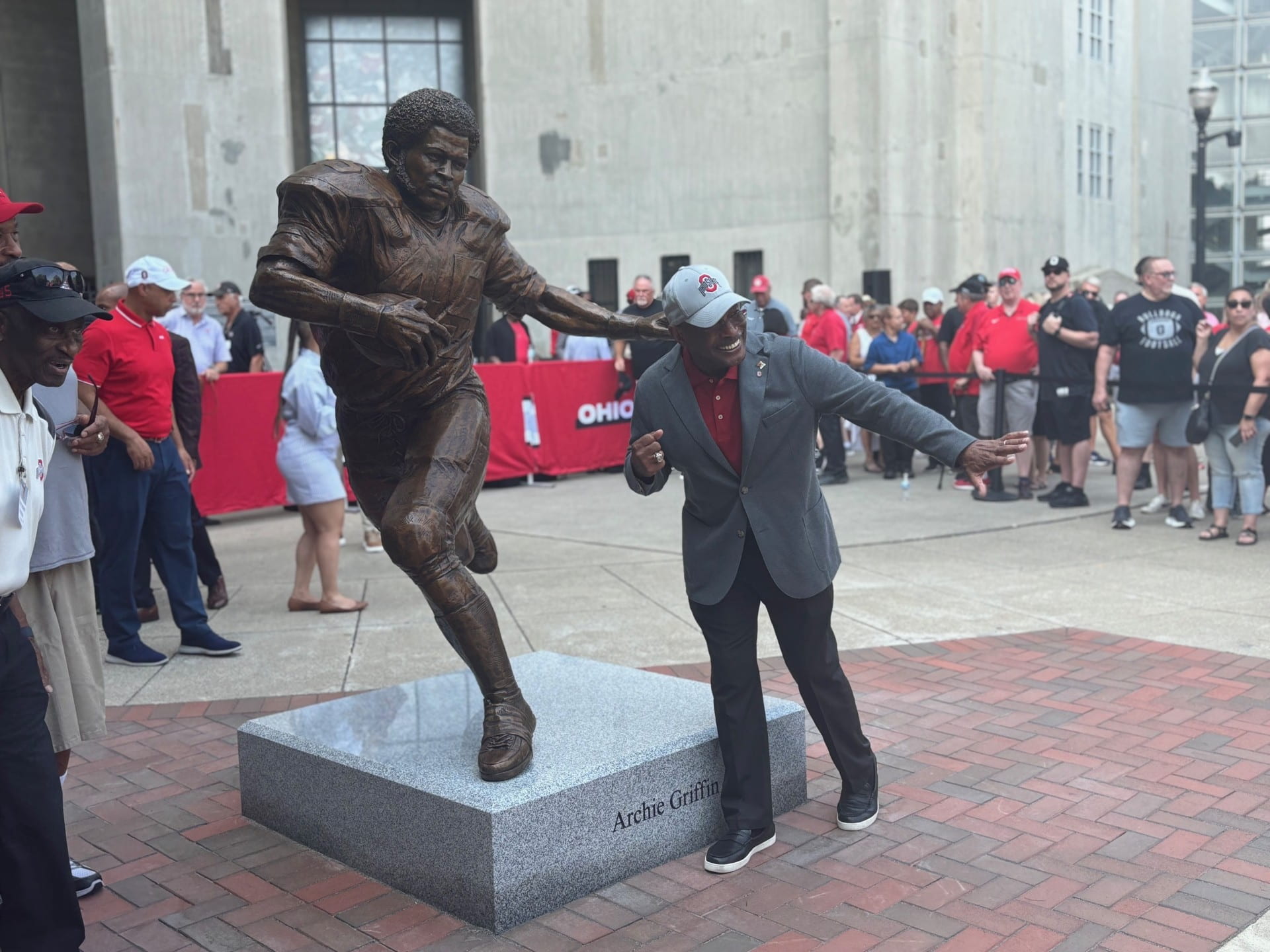 Exciting News: Archie Griffin. Statue Unveiled in Buckeyes , College Football—Honoring His Legacy as a Ohio State Buckeyes and College Football, Trailblazer, and Inspirational Leader Whose Impact Transcends Football and Enriches the Team That Helped Shape His Legendary Career.