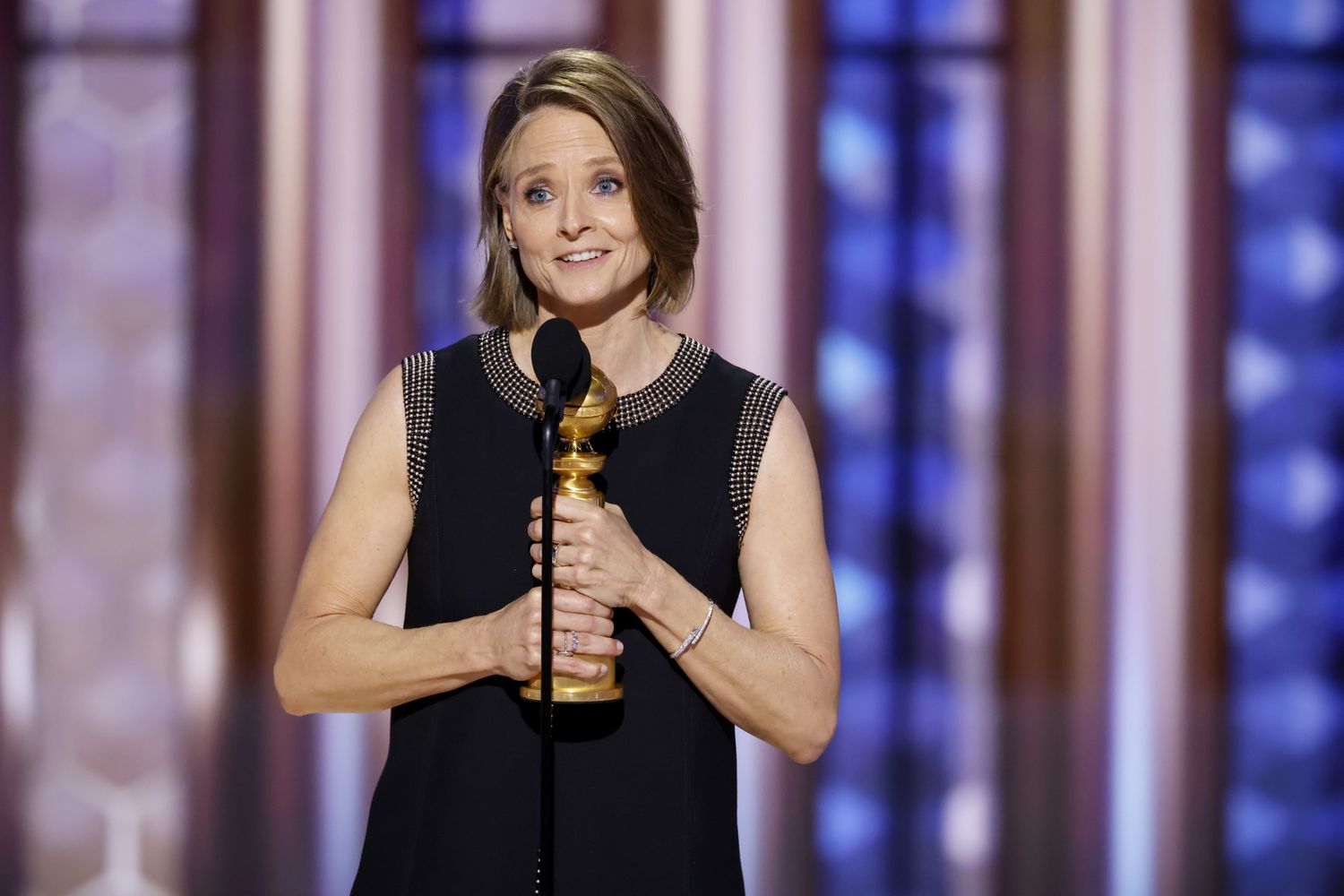 Jodie Foster, the iconic American actress celebrated solo art, has announced her 2026 farewell tour, titled “One Last Ride.” This tour marks the end of an era, celebrating decades of  acting legacy that have inspired generations.